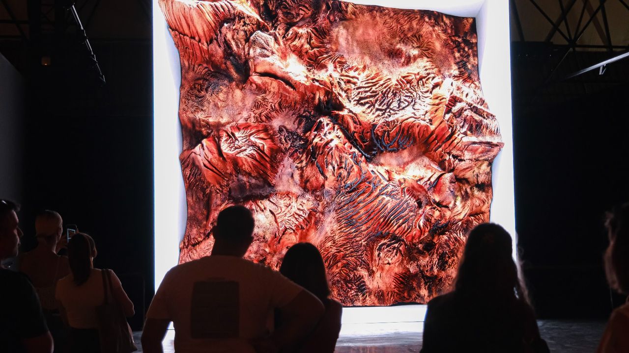 Refik Anadol sergilerine büyük ilgi: Süresi uzatıldı!