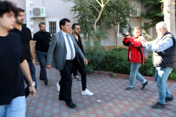 Eski Kemer Belediye Başkanı Mustafa Gül tutuklandı Eski Kemer Belediye Başkanı Mustafa Gül tutuklandı
