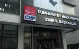 CHP İzmir’de tanışma mesaisi sürüyor: Belediye baş... CHP İzmir’de tanışma mesaisi sürüyor: Belediye baş...