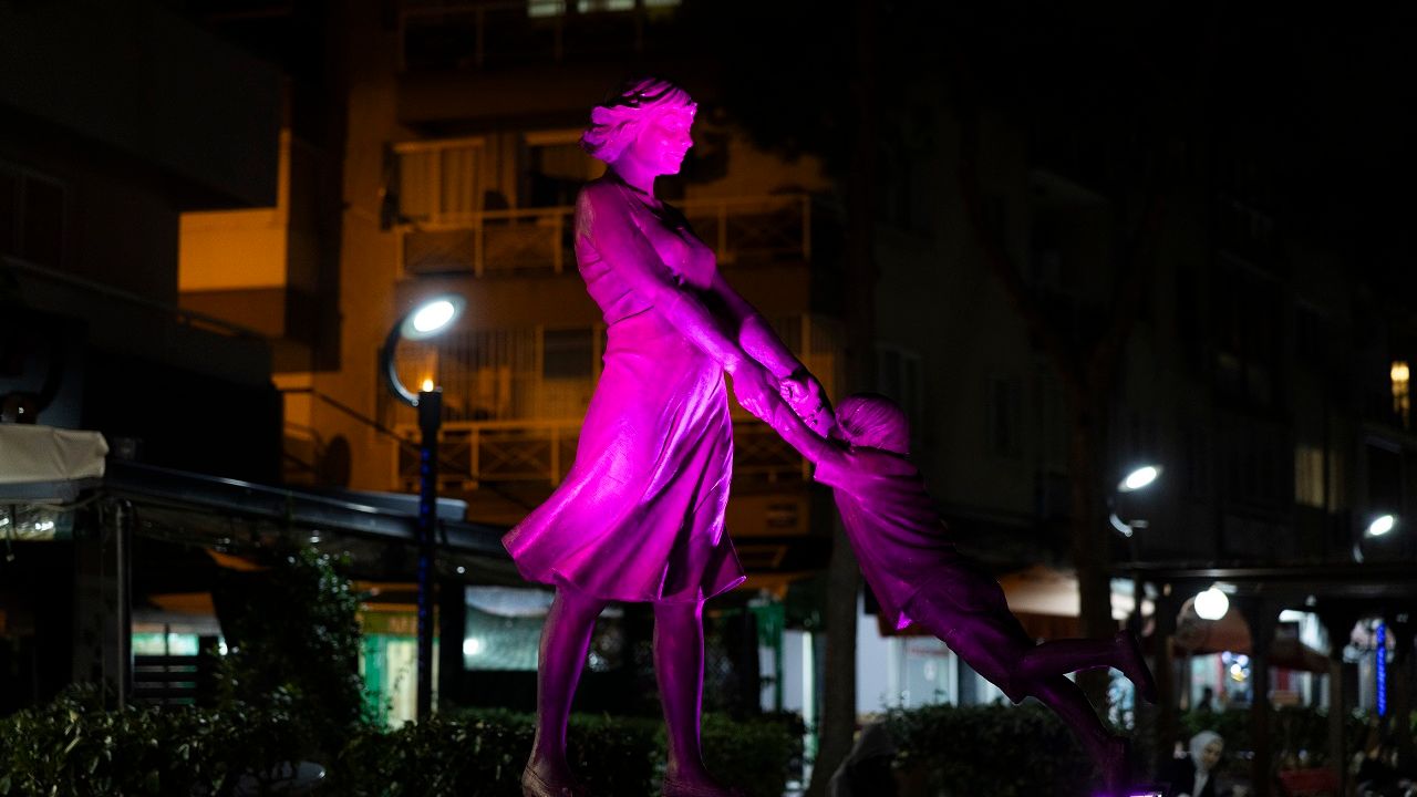 Balçova’dan ‘Onkolojik Adalet İçin Pembe Işık’ mesajı