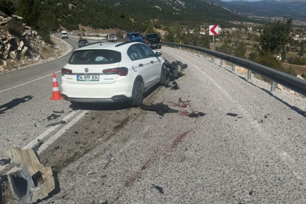 Motosiklet sürücüsünün öldüğü kaza, kamerada!