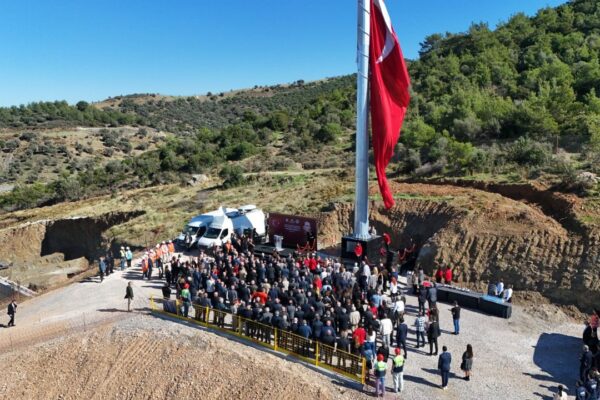 İEÜ Güzelbahçe kampüsünde ‘Cumhuriyet’ coşkusu! İEÜ Güzelbahçe kampüsünde ‘Cumhuriyet’ coşkusu!