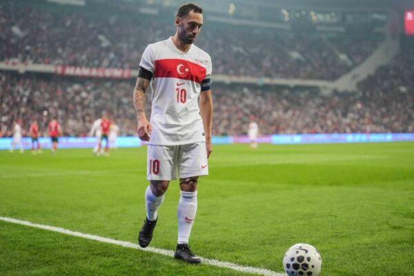 Çalhanoğlu Milli Takım kadrosundan çıkarıldı