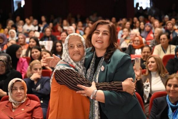 Çerçioğlu AK Partili kadınlara seslendi: AydınR... Çerçioğlu AK Partili kadınlara seslendi: AydınR...
