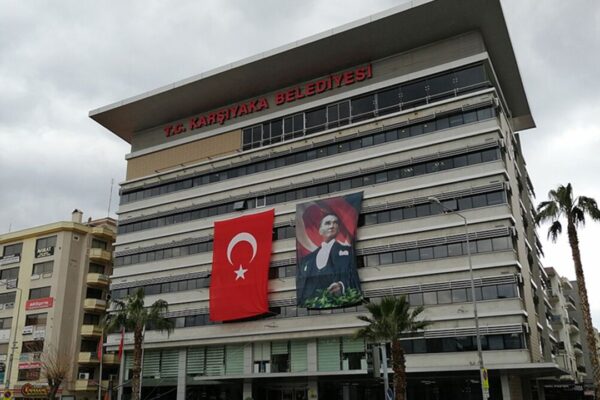 Karşıyaka Belediyesi’nden pazar için kararlı... Karşıyaka Belediyesi’nden pazar için kararlı...