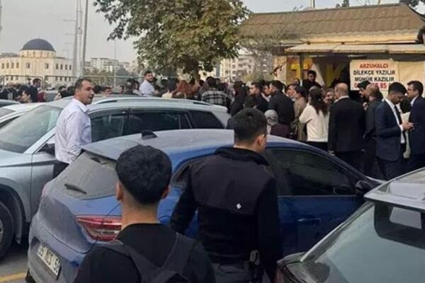 Şanlıurfa Adliyesinde patlama: Yaralılar var Şanlıurfa Adliyesinde patlama: Yaralılar var