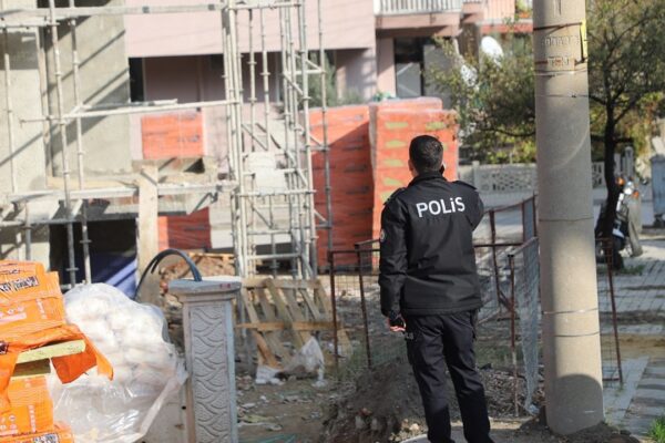 2’nci kattan ölüme düştü… İşçinin acı ... 2’nci kattan ölüme düştü… İşçinin acı ...