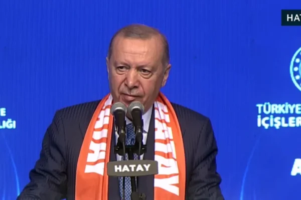 Erdoğan’dan depremzedelere: Sizi asla yalnız... Erdoğan’dan depremzedelere: Sizi asla yalnız...