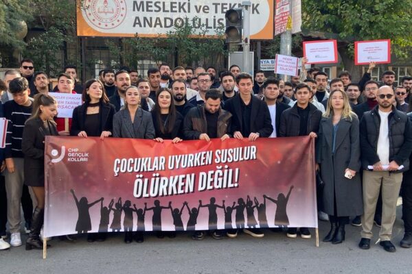 CHP İzmir’in gençlerinden MESEM açıklaması: Çocukl... CHP İzmir’in gençlerinden MESEM açıklaması: Çocukl...