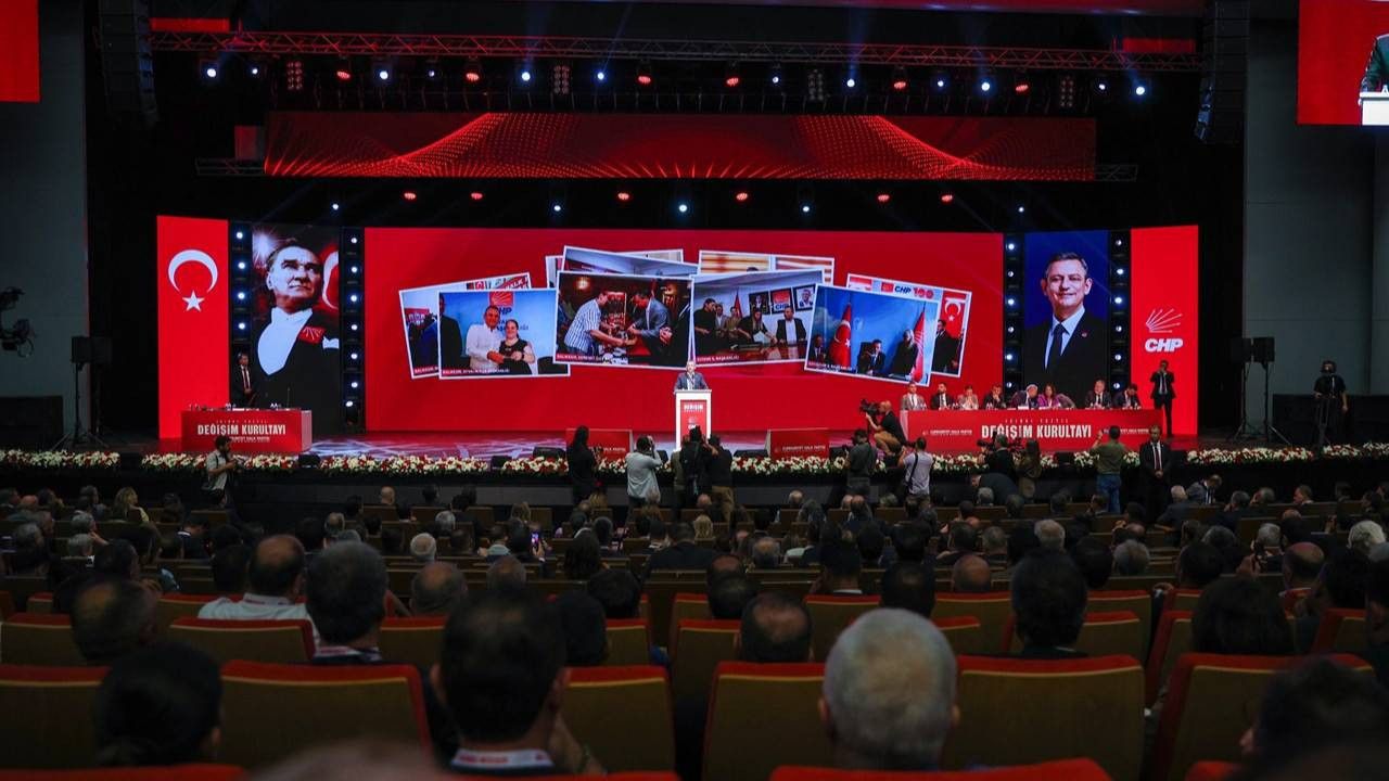 CHP’nin “şaibeli kurultay” davasında erteleme!