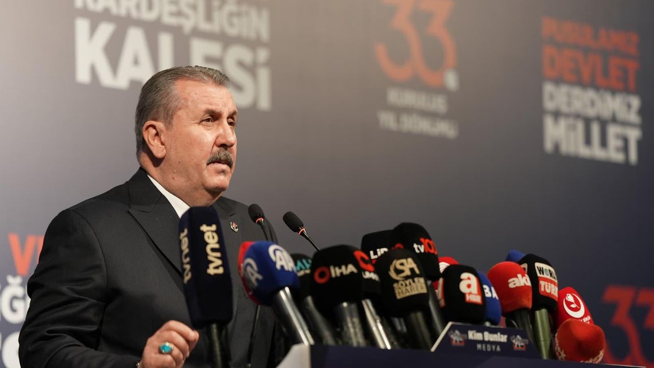 Destici: Biz sadece parti değil, milletiz