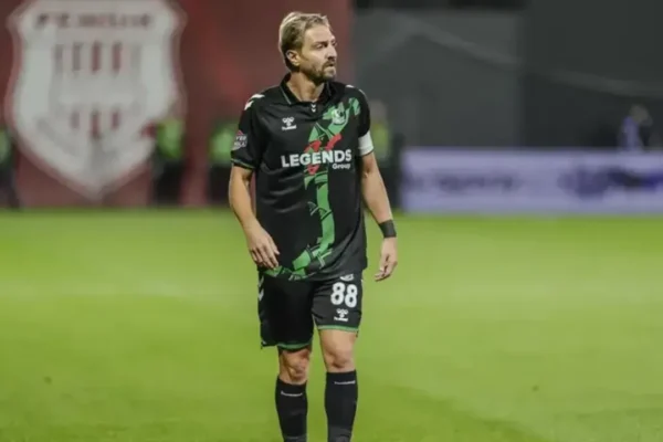 Caner Erkin’e 12 maçta dördüncü kırmızı kart...
