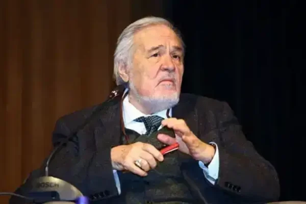İlber Ortaylı’dan korkutan haber: Ani kanama...