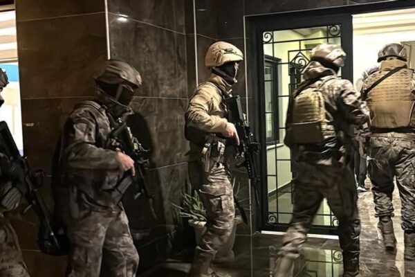 Saldırı hazırlığındaki 4 DHKP-C’li yakalandı Saldırı hazırlığındaki 4 DHKP-C’li yakalandı