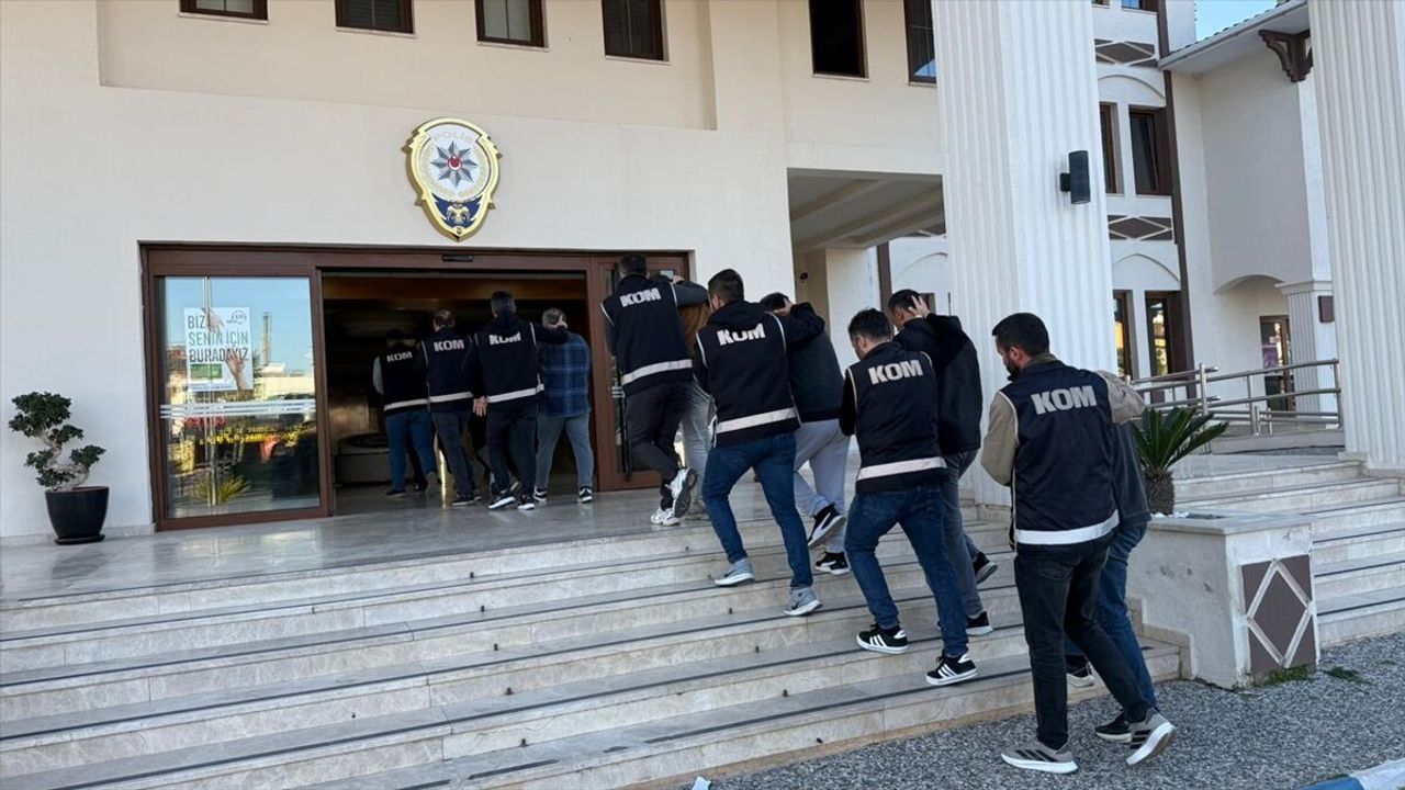 İzmir’de dolandırıcılık operasyonu!