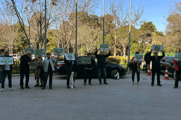Büyükşehir’e 2 bin imzayla ‘çukur̵...