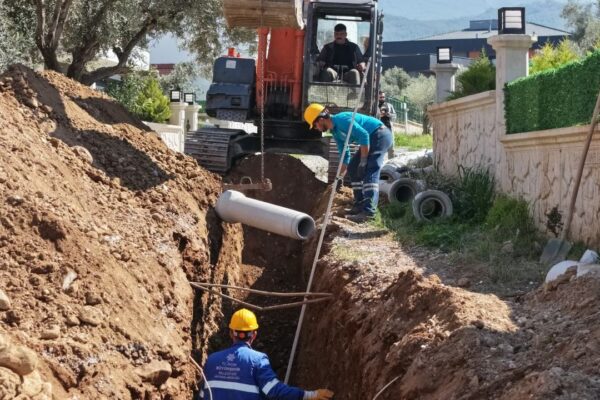 Başkan Çerçioğlu’ndan Davutlar’da altyapı ya... Başkan Çerçioğlu’ndan Davutlar’da altyapı ya...