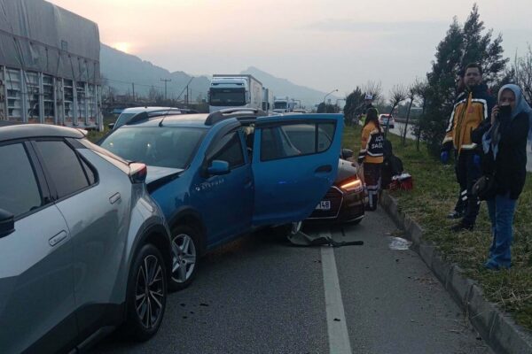 İzmir-Ankara yolunda zincirleme kaza: 7 yaralı!