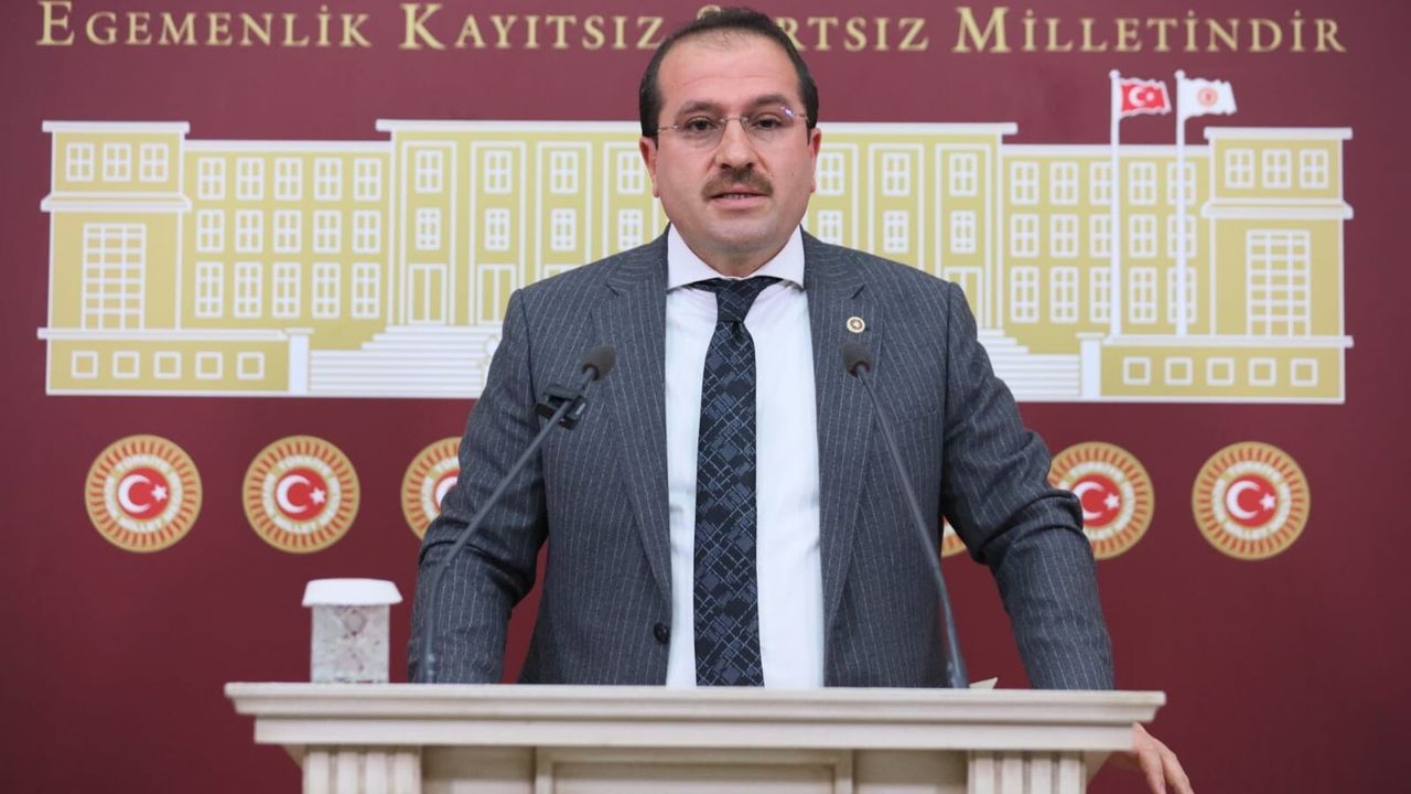 AK Partili Kırkpınar’dan Tugay’a sert yanıt: Yukarıdan mesaj mı aldınız?