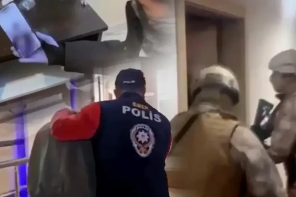 Çocuk istismarı ve yasa dışı bahis ağına 13 ilde o... Çocuk istismarı ve yasa dışı bahis ağına 13 ilde o...