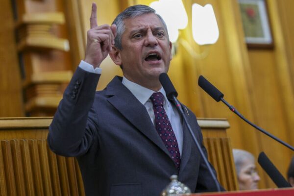 “Gerekirse boynumuzu vereceğiz ama boyun eğm... “Gerekirse boynumuzu vereceğiz ama boyun eğm...