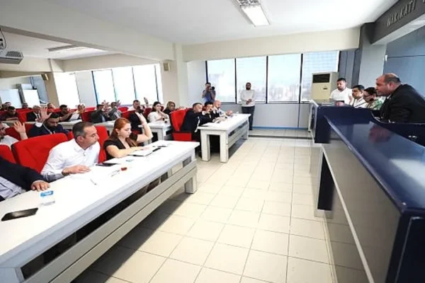 Menderes’te AK Parti’den milyarlık borç çıkışı… Çi... Menderes’te AK Parti’den milyarlık borç çıkışı… Çi...