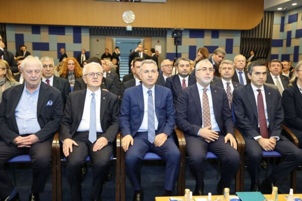 İzmir’de kritik zirve: Çalışma hayatı için ortak a... İzmir’de kritik zirve: Çalışma hayatı için ortak a...