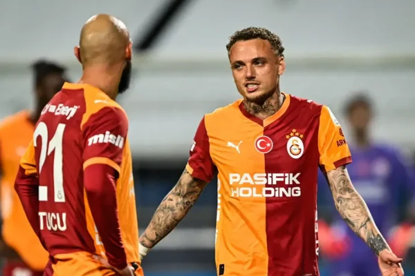Galatasaray’da 3 isimle yollar ayrılıyor