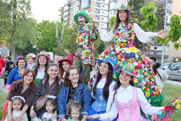 Bayraklı’da Hıdırellez coşkusu yaşandı Bayraklı’da Hıdırellez coşkusu yaşandı