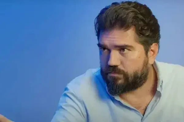 Tutuklanan Rasim Ozan Kütahyalı’nın avukatla... Tutuklanan Rasim Ozan Kütahyalı’nın avukatla...