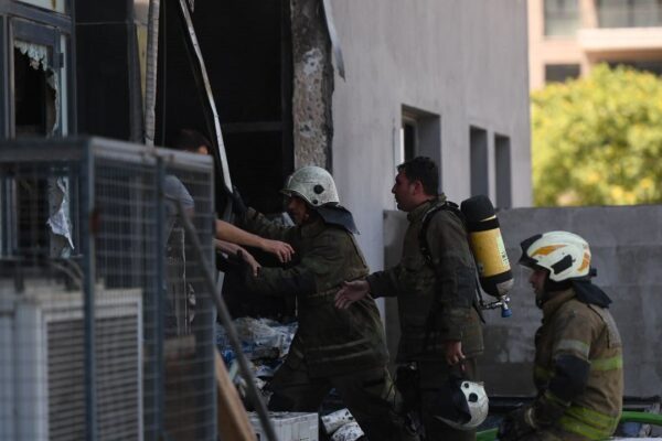 Bornova’da depo yangınına jet müdahale!