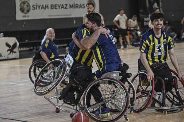 Tekerlekli Sandalye Basketbol’da şampiyon Fe...
