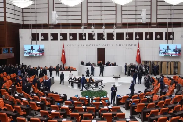 Meclis’te sandalye dağılımı değişti!