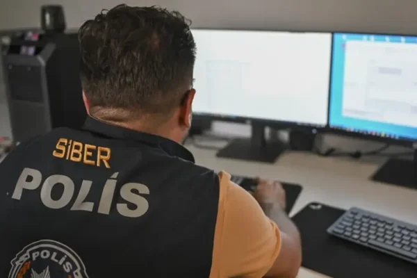 18 ilde siber suçlarla mücadele operasyonu: 194 tu...