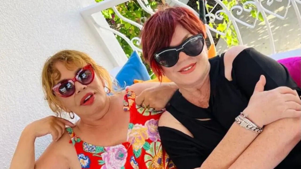 Emel Müftüoğlu, Sezen Aksu’ya: Bu ülkenin başına gelen en güzel şeysin