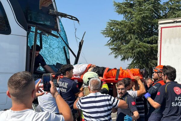 Uşak-İzmir yolundaki kazada şoför tutuklandı!