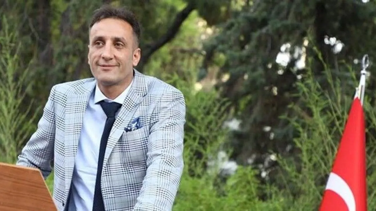 “Bu belediyede mobbing var” dedi… Başkan yardımcılığını da CHP’yi de bıraktı!