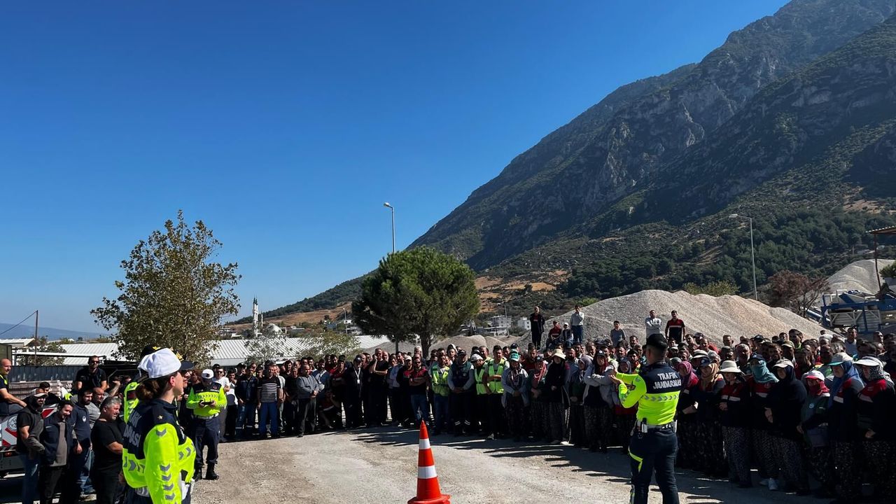 Büyükşehir personeline yol ve cadde çalışmalarında güvenlik eğitimi