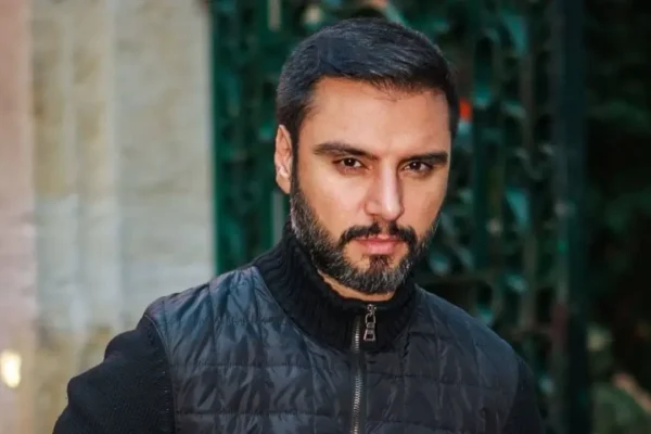 Şiddetli sağanak ünlü şarkıcı Alişan’ın evin... Şiddetli sağanak ünlü şarkıcı Alişan’ın evin...