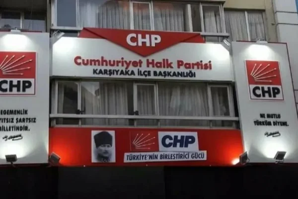 Karşıyaka’da CHP’den 4 meclis üyesi istifa etti Karşıyaka’da CHP’den 4 meclis üyesi istifa etti